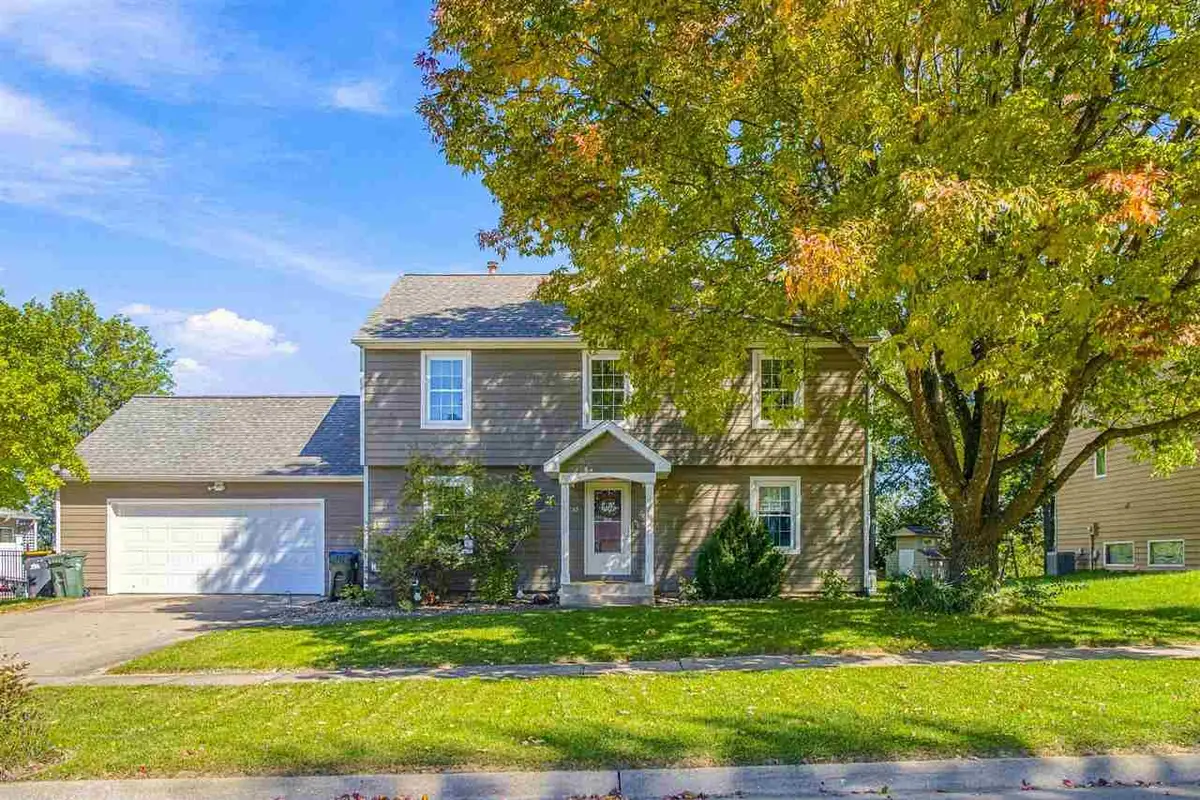 1242 Duck Creek Dr, Iowa City, IA 52246 - #1