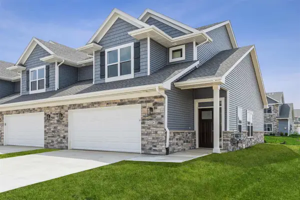 2229 Eversull Ln, North Liberty, IA 52317