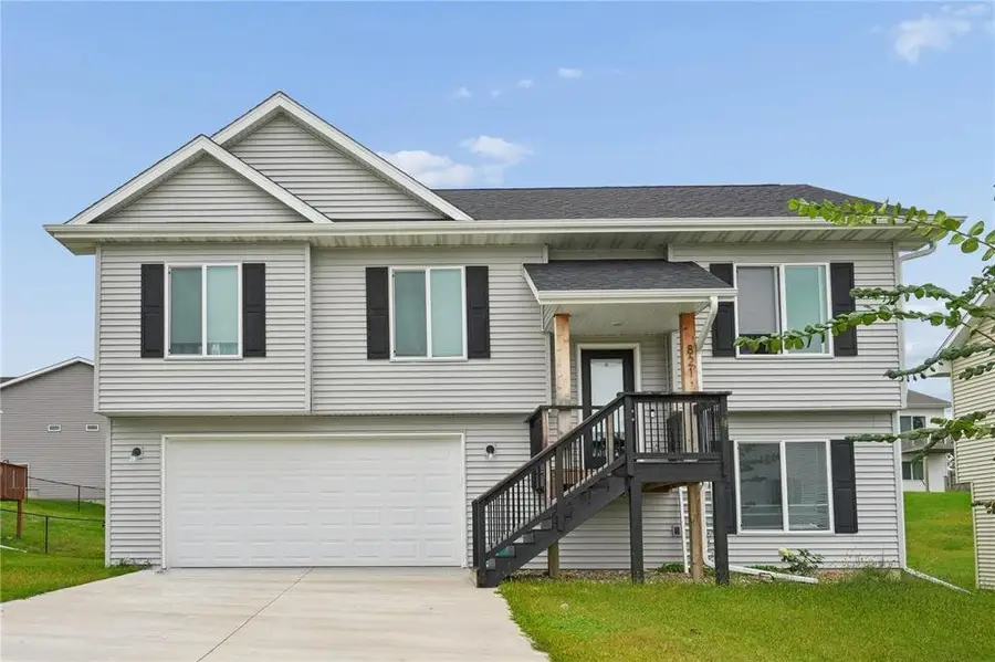 821 Fairview Dr, Coralville, IA 52241 - #2