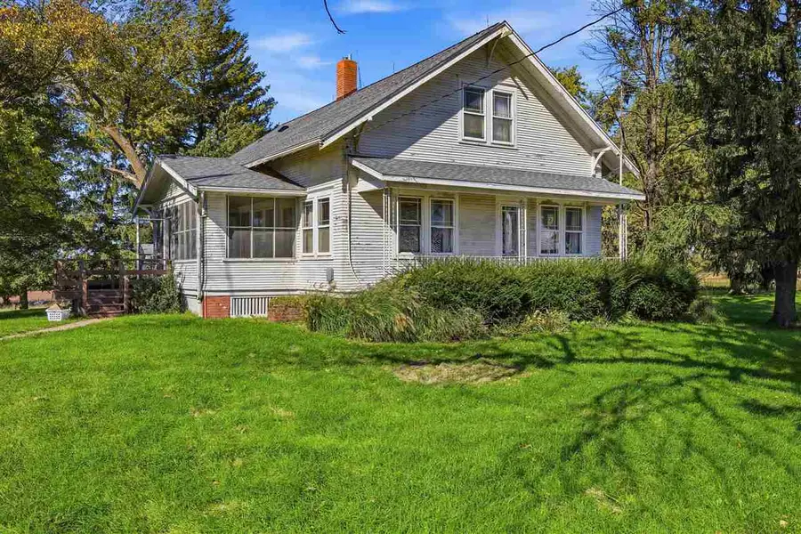 1981 WHITE OAK AVE, Solon, IA 52333 - #2
