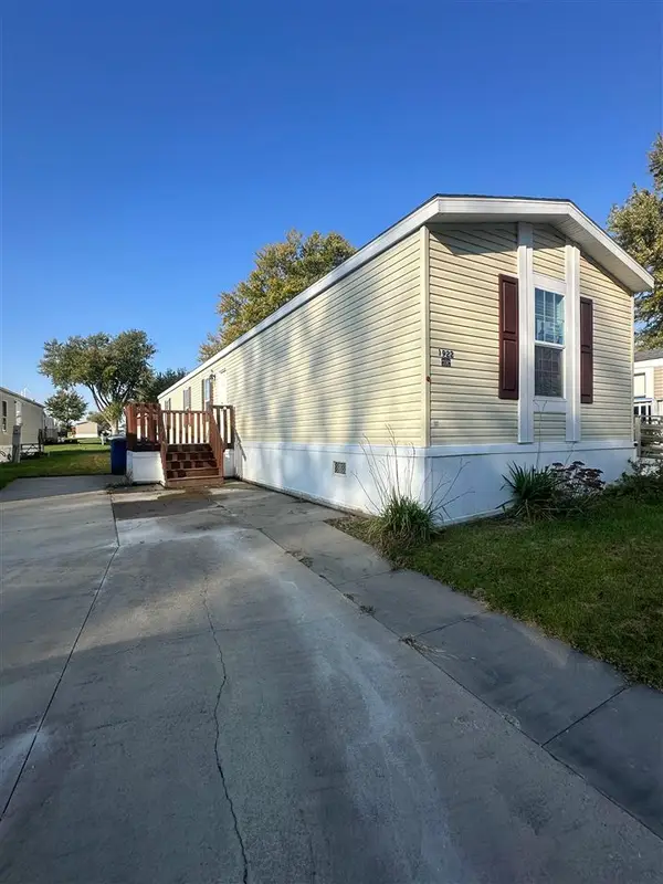 1922 SW Eastern Drive, Cedar Rapids, IA 52404