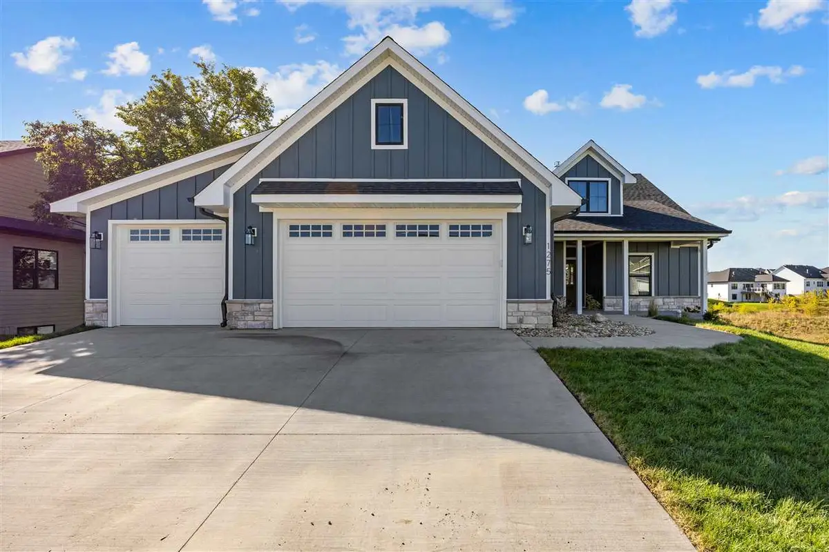 105 S Strub St, North Liberty, IA 52317 - #1