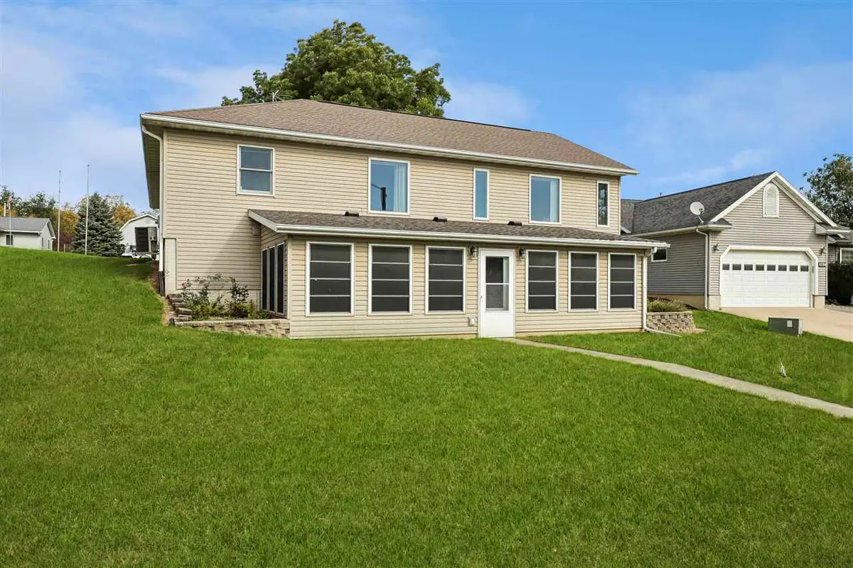 100 Court Street, Victor, IA 52347 - #1