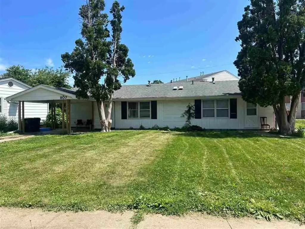 805/807 20th Ave, Coralville, IA 52241 - #1