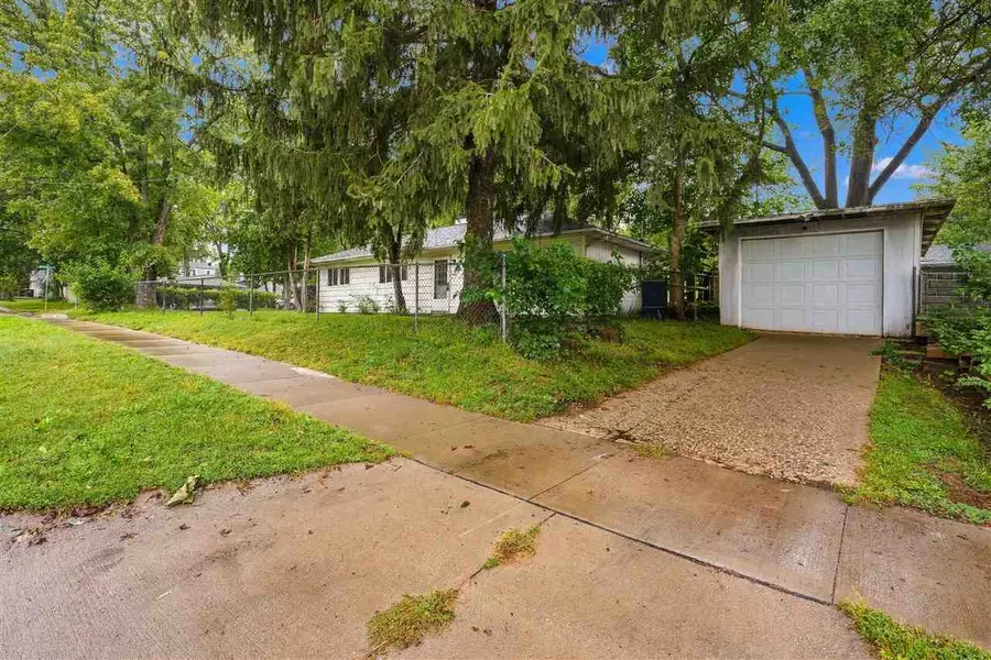 1400 Deforest Ave, Iowa City, IA 52240 - #2