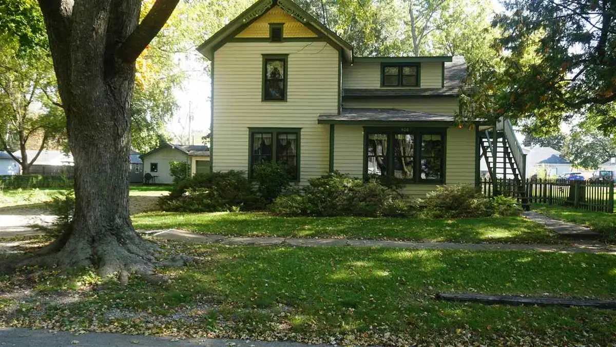 404 S Center St, Lone Tree, IA 52755 - #1