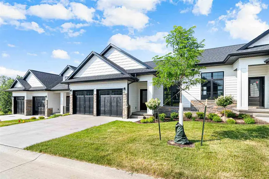 346 Hidden Ridge Dr, Coralville, IA 52241 - #2