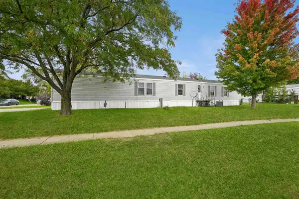43 Golfview Ct #4, North Liberty, IA 52317
