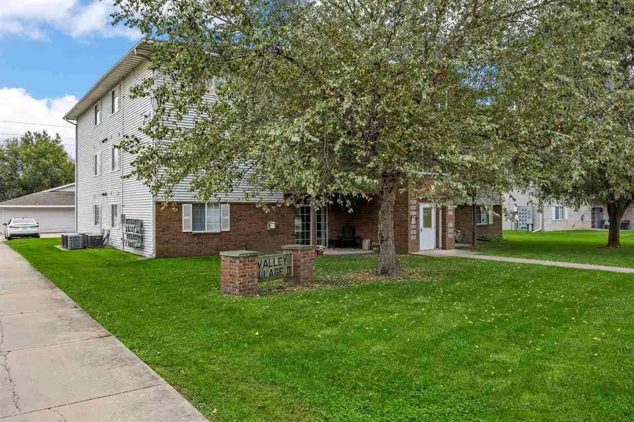 515 Kimberlite St, Tiffin, IA 52340 - #2