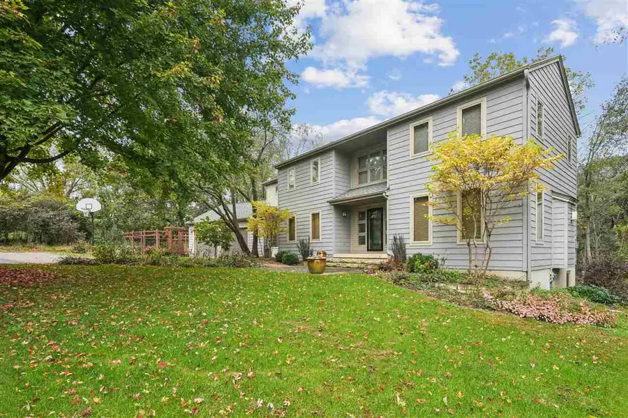 17 Briar Ridge Dr NE, Iowa City, IA 52240 - #3