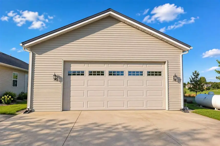 1452 Ivory Ave, Tipton, IA 52772 - #3