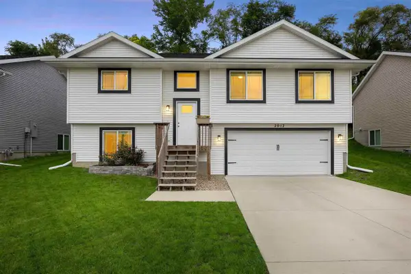 2012 SW Holly Meadow Ave, Cedar Rapids, IA 52404
