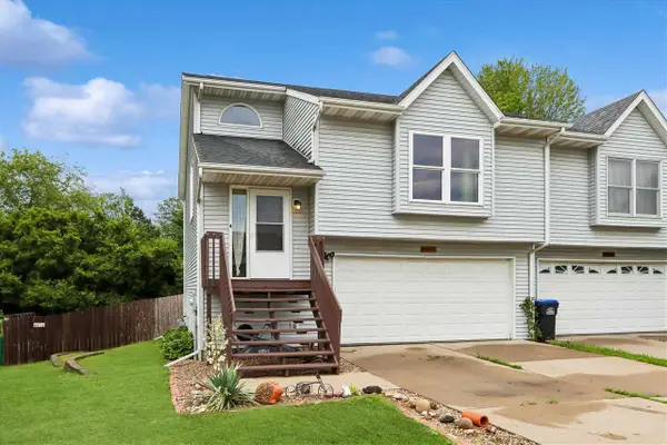 1423 Denali Ct, Coralville, IA 52241