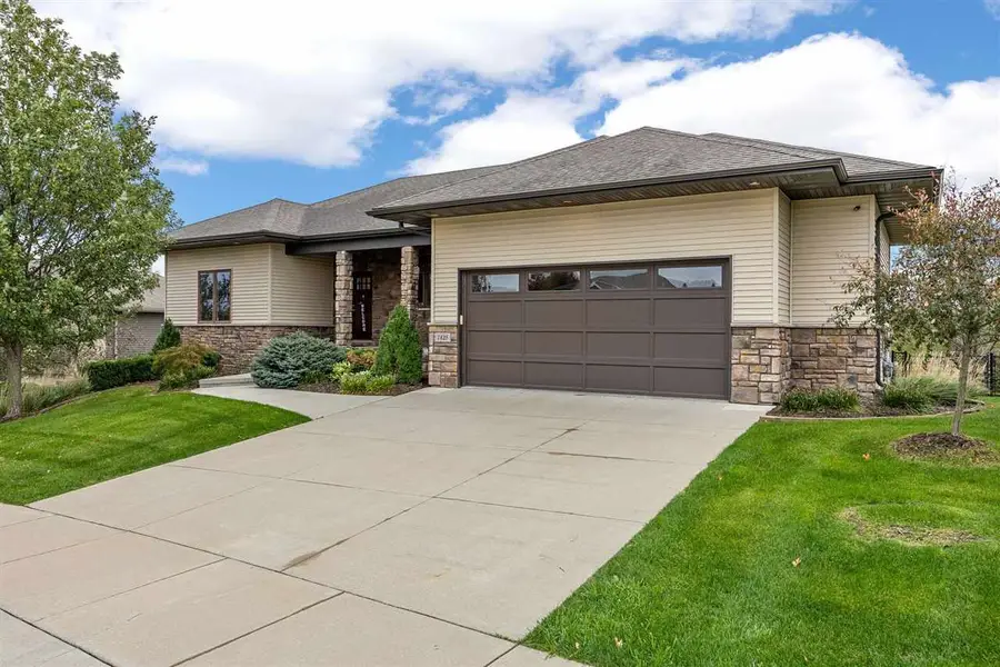 1825 Stone Creek Cir, North Liberty, IA 52317 - #2
