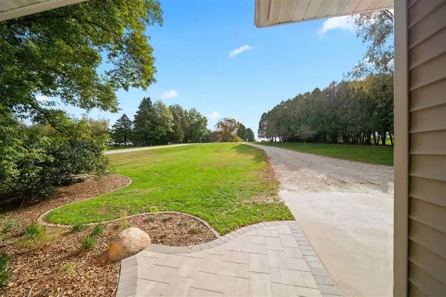 1792 NE Thorncrest Ct, Solon, IA 52333 - #3