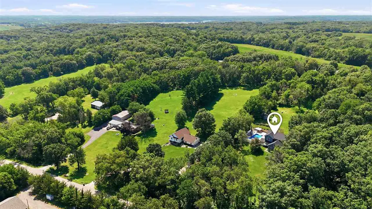 1432 Hickory Hollow Road, Solon, IA 52333 - #1