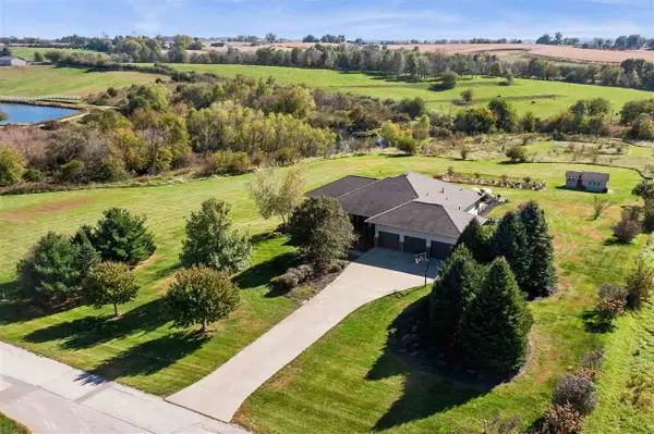 3703 Lacina Drive SW, Iowa City, IA 52240
