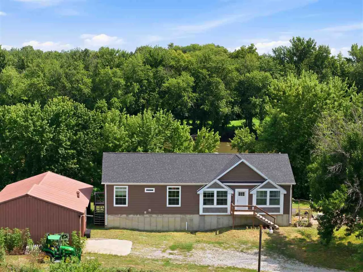 3350 150th St, Riverside, IA 52327 - #1