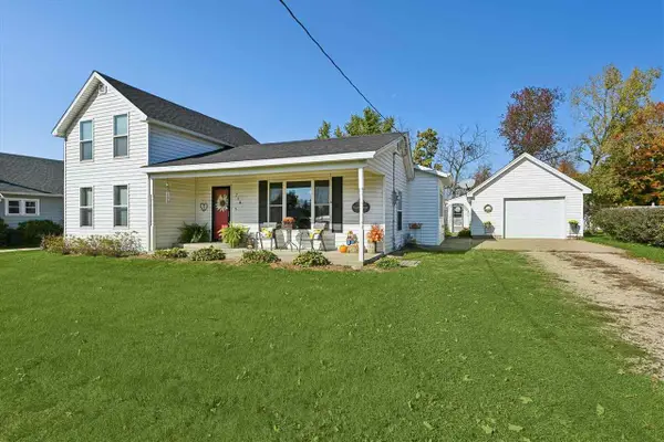 718 E Main Street, Central City, IA 52214