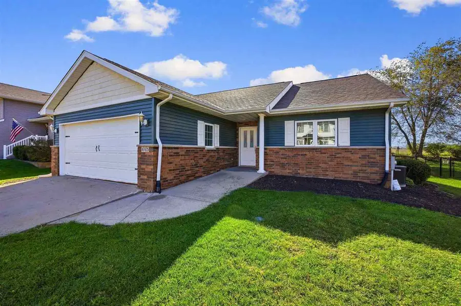 445 E Tartan Dt, North Liberty, IA 52317 - #2
