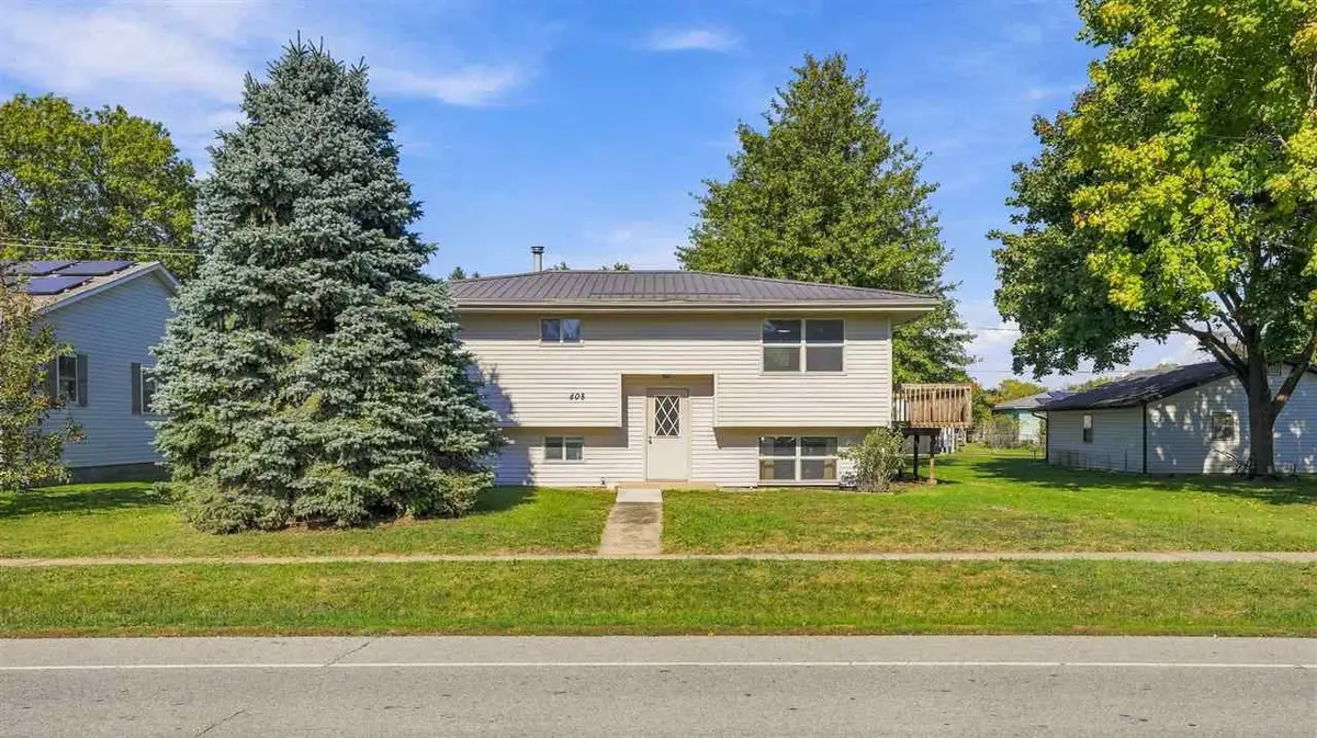 408 E Main, Hills, IA 52235 - #1