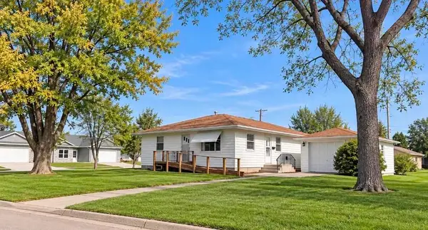 1024 N 4th Ave., Washington, IA 52353
