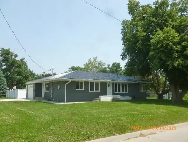 201 E Ross St, Toledo, IA 52342 - #1