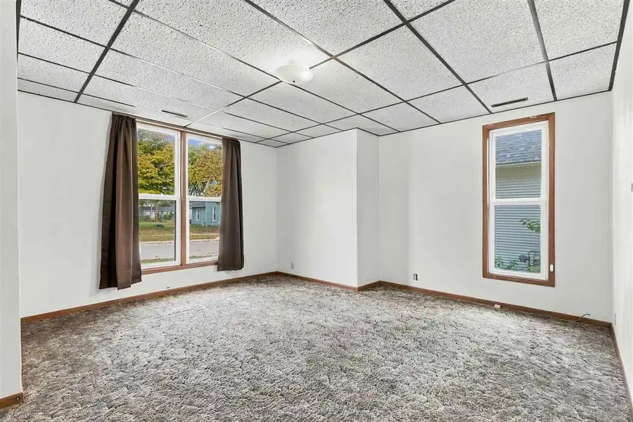 309 E 2nd St, Washington, IA 52353 - #2