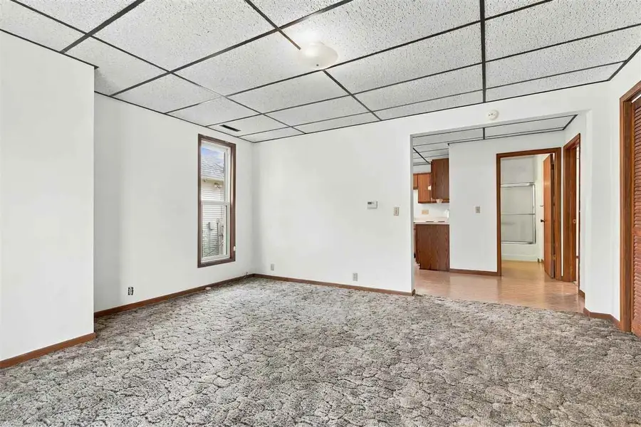 309 E 2nd St, Washington, IA 52353 - #3