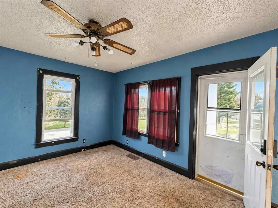 623 N Avenue C, Washington, IA 52353 - #3