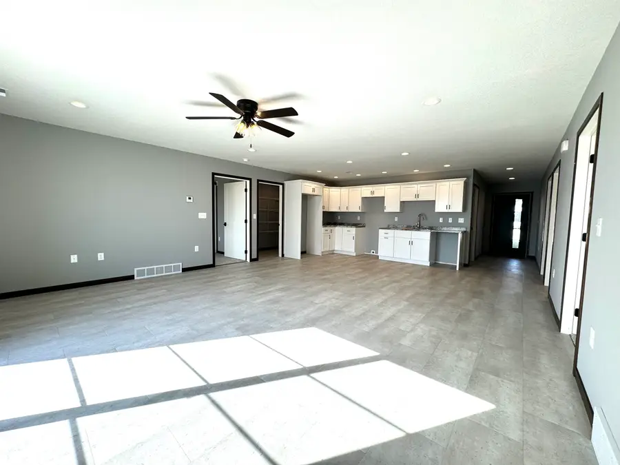 204 34th Avenue W, Spencer, IA 51301 - Image #2