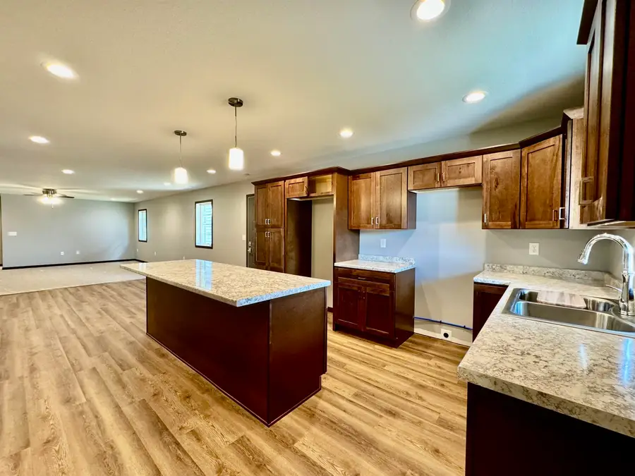 207 34th Avenue W, Spencer, IA 51301 - Image #2