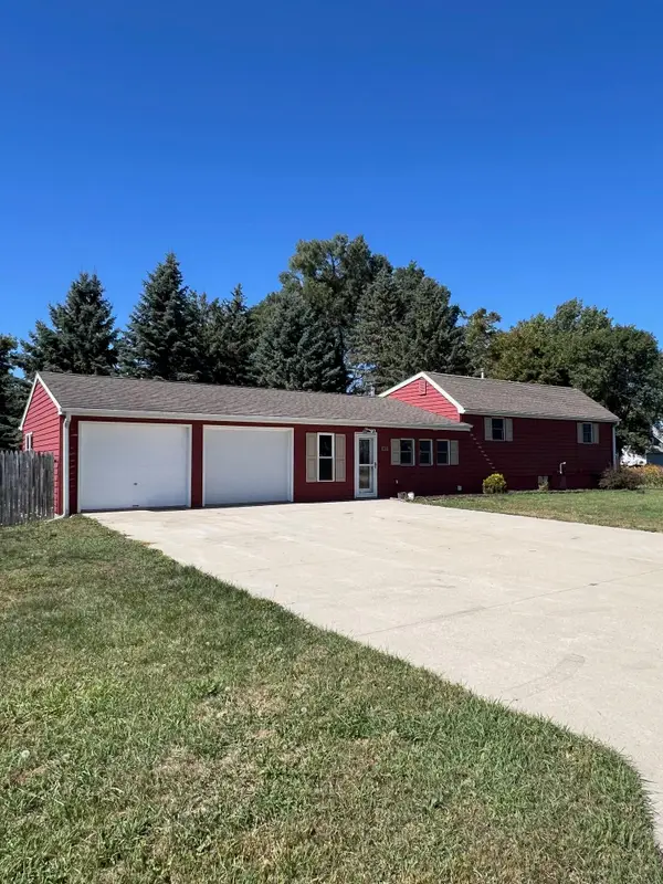 305 E 6th Street, Lake Park, IA 51347