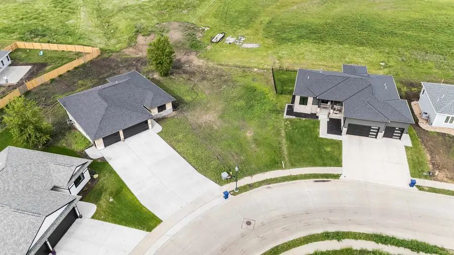 3634 Lincoln Avenue, Spirit Lake, IA 51360 - #3