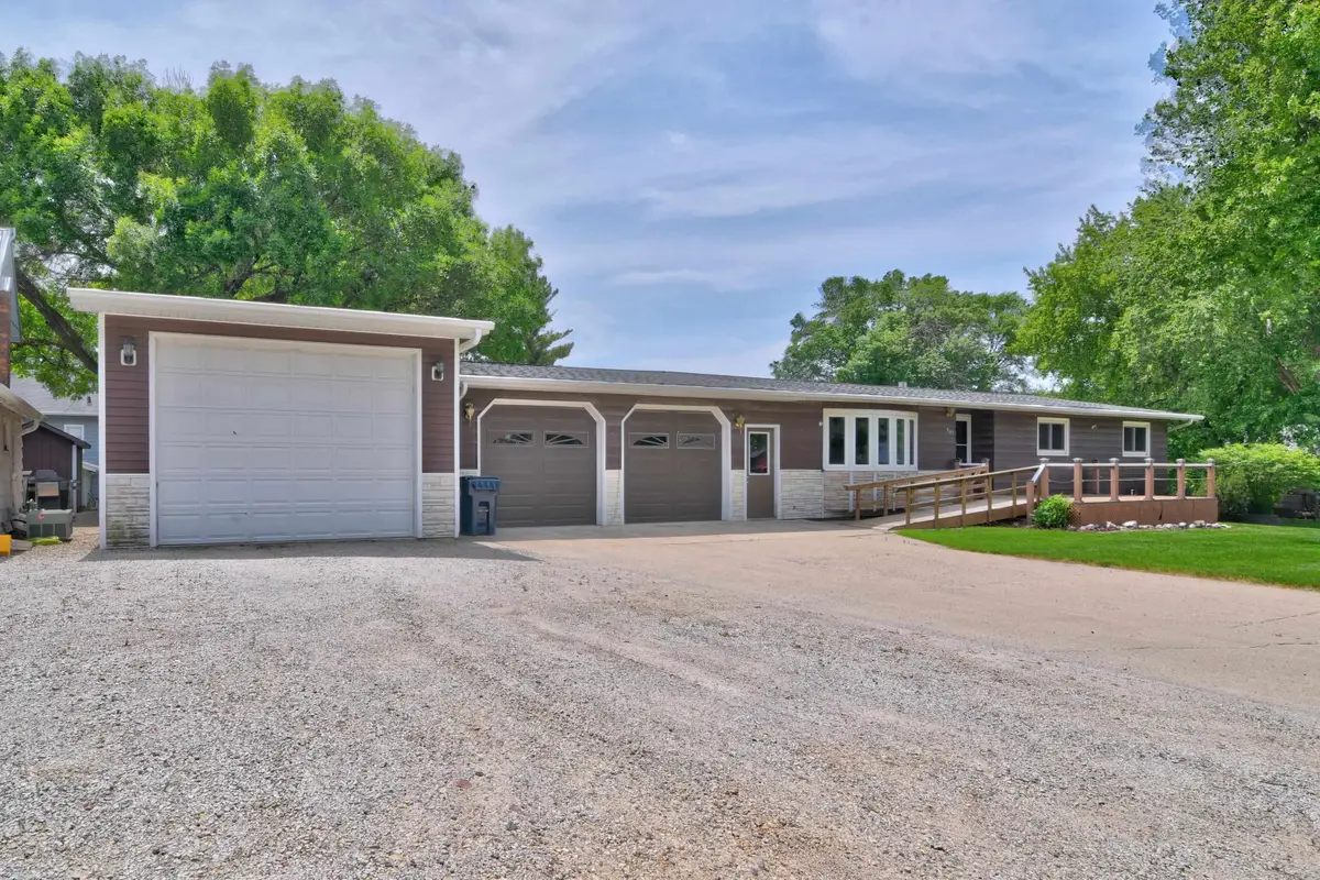 907 A Avenue, Armstrong, IA 50514 - Image #1