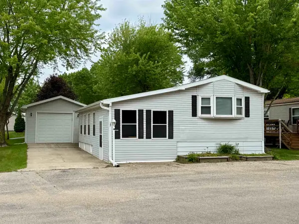 806 28th Street #17, Milford, IA 51351