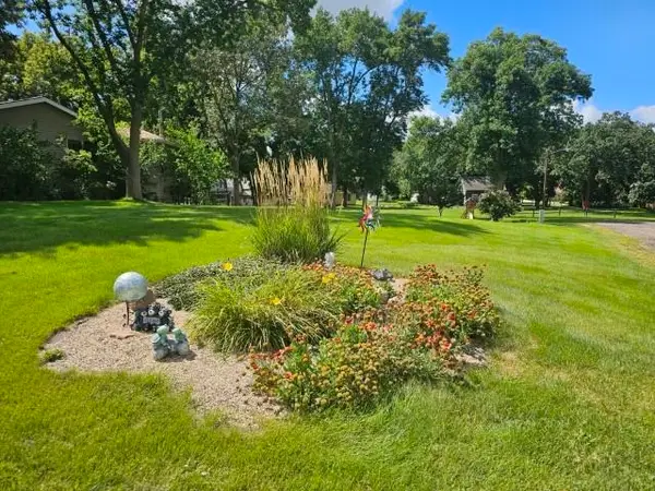 913 N 6th Street, Estherville, IA 51334