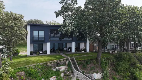 3009 Lakeshore Drive, Okoboji, IA 51355