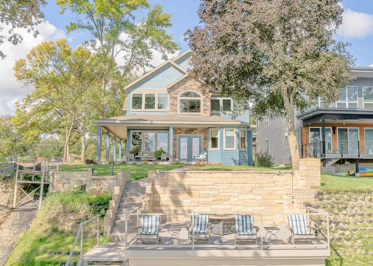 2212 Manhattan Boulevard, Wahpeton, IA 51351 - Image #1