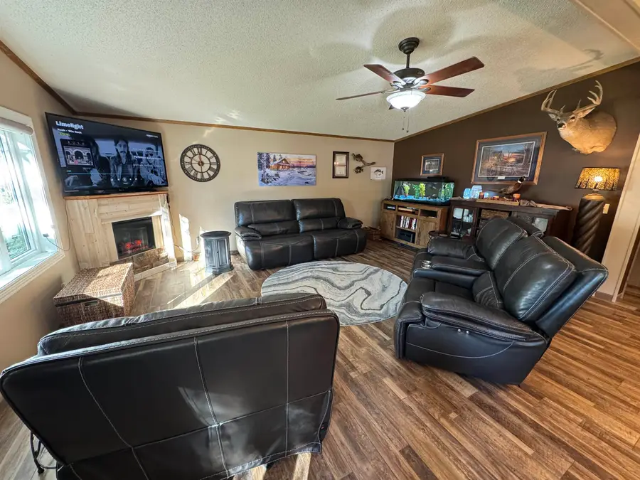 1303 Jerdee Ln, Wahpeton, IA 51351 - Image #2