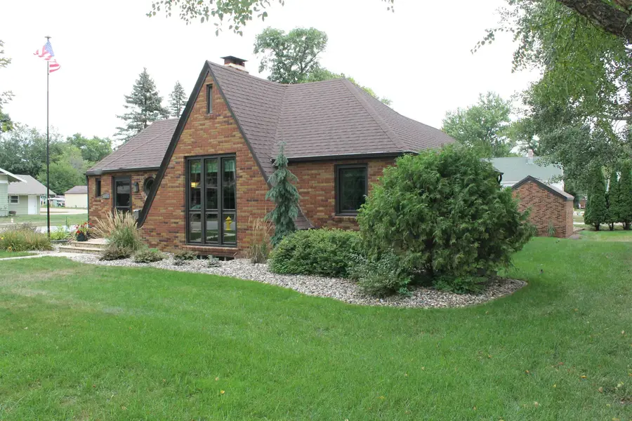 1120 4th Avenue W, Spencer, IA 51301 - #2