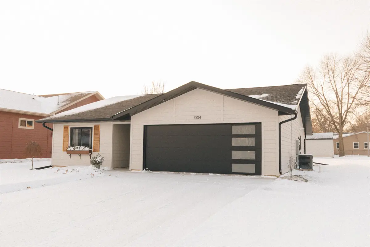 1004 Clayton Street, Lake Park, IA 51347 - Image #1