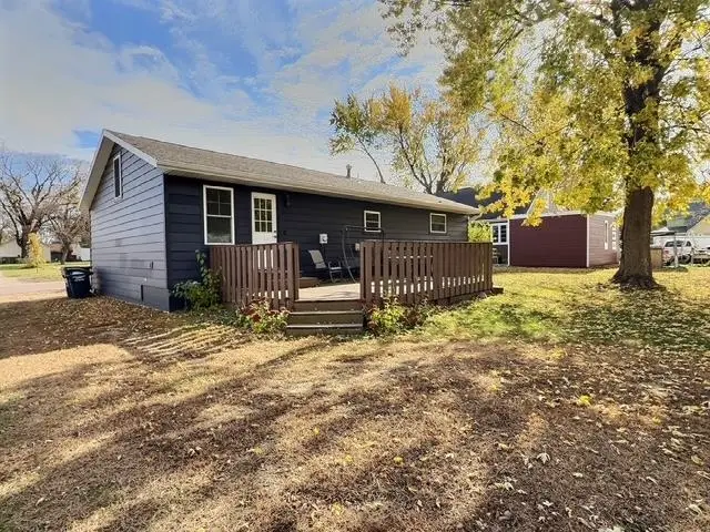 303 W 1st Street, Lake Park, IA 51347 - Image #2