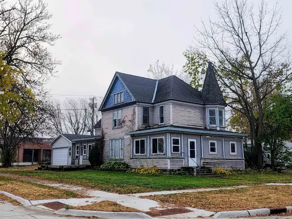 1102 Lake Street, Emmetsburg, IA 50536