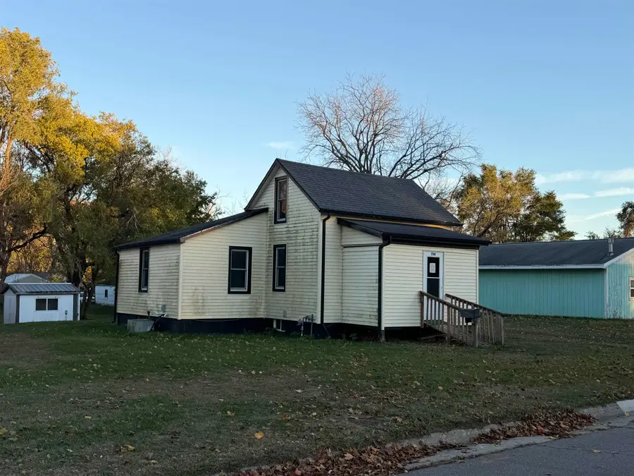 708 S 10th Street, Estherville, IA 51334 - Image #2