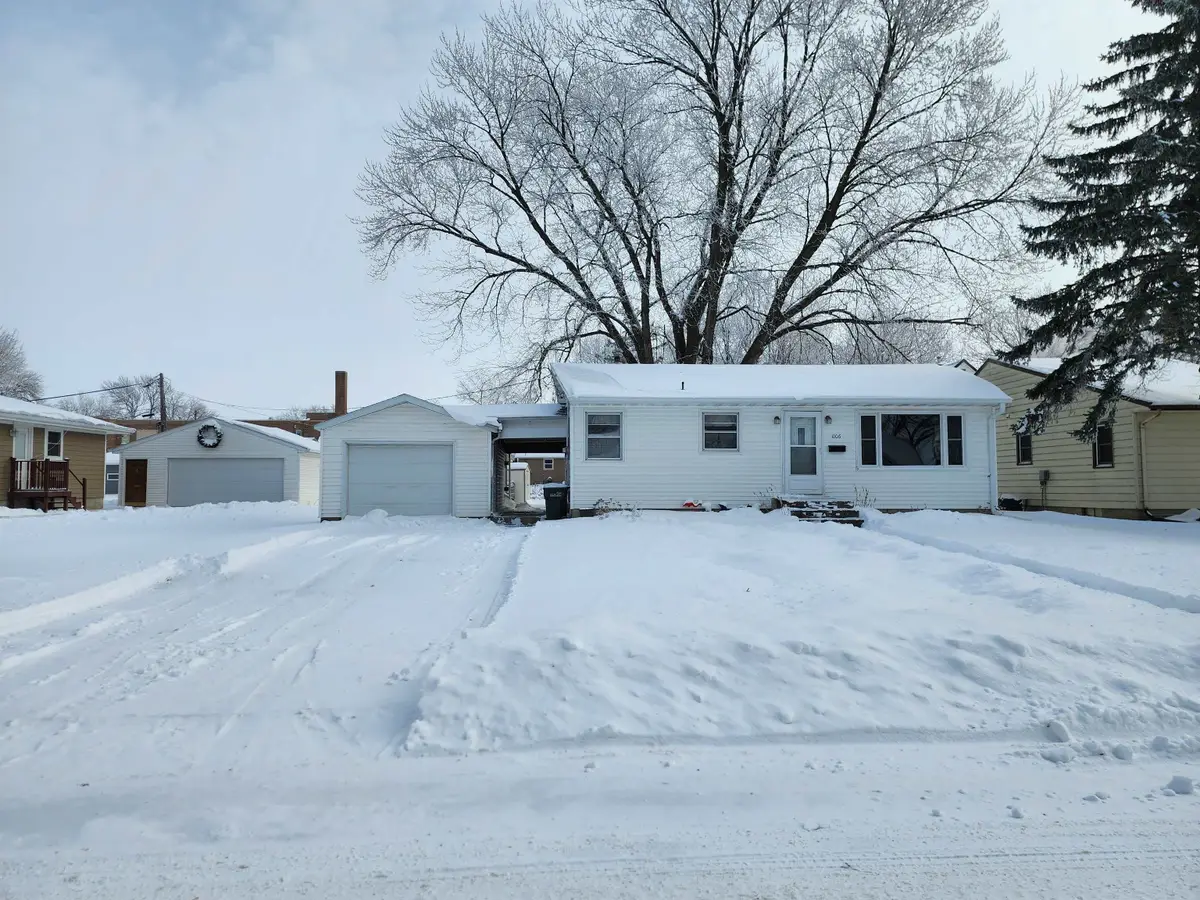 1006 Madison St Street, Emmetsburg, IA 50536 - Image #1