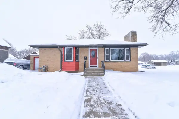 1121 N 9th Street, Estherville, IA 51334