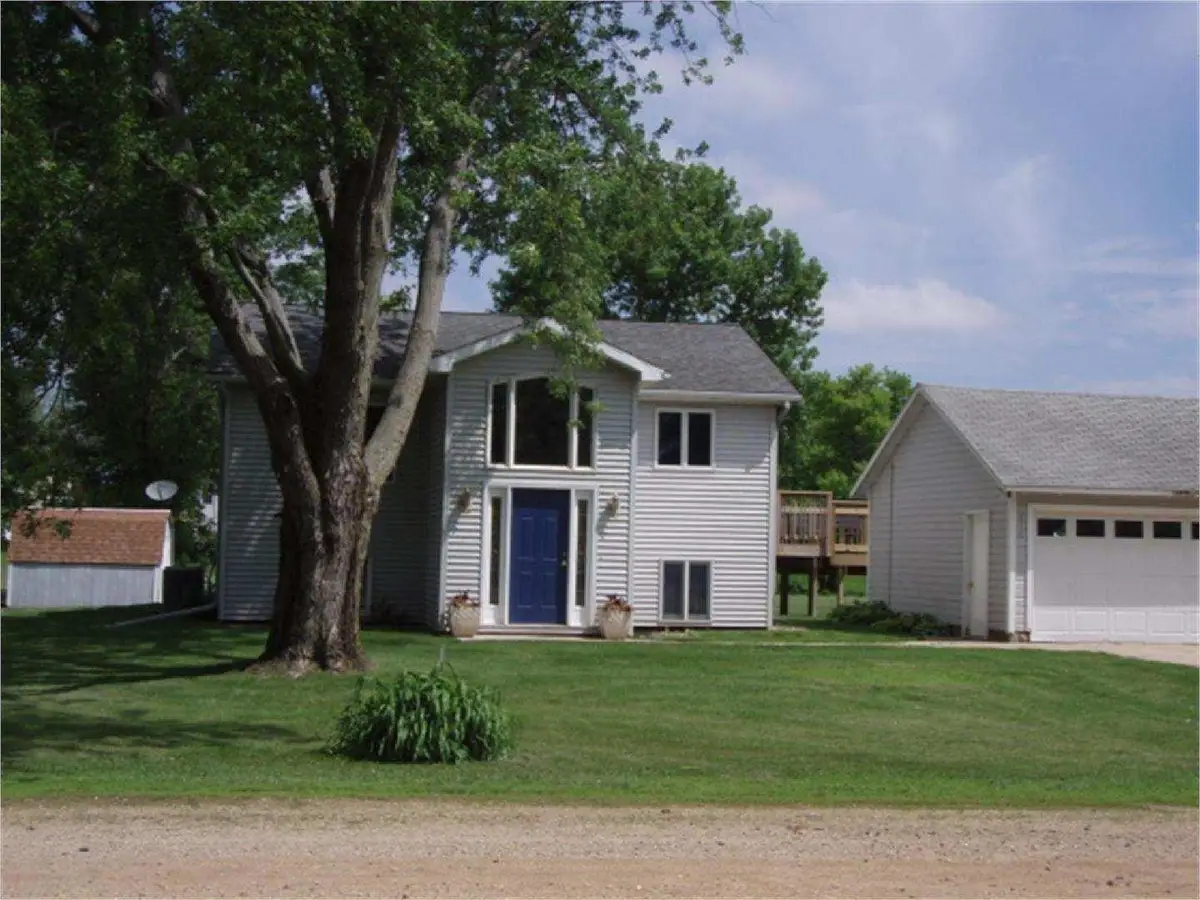 210 Lawrence Street E, Dunnell, MN 56127 - Image #1