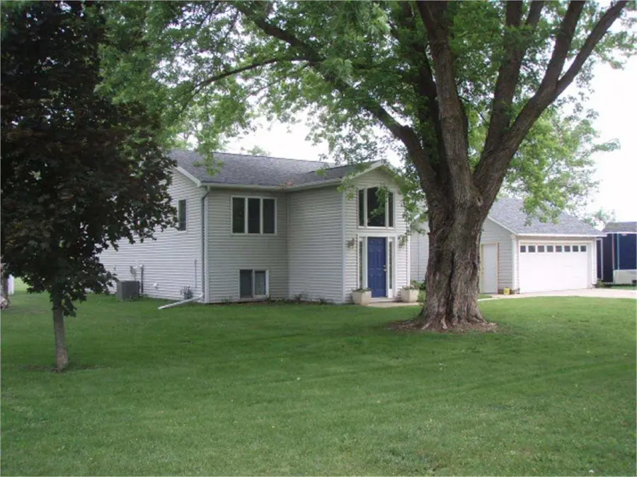 210 Lawrence Street E, Dunnell, MN 56127 - Image #2