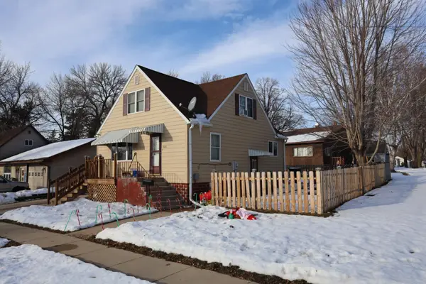 1121 5th Avenue N, Estherville, IA 51334